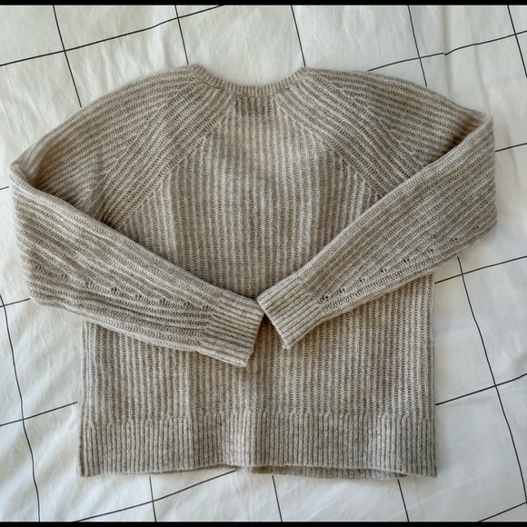 Everlane V-Neck Alpaca Sweater - Picture 4 of 6